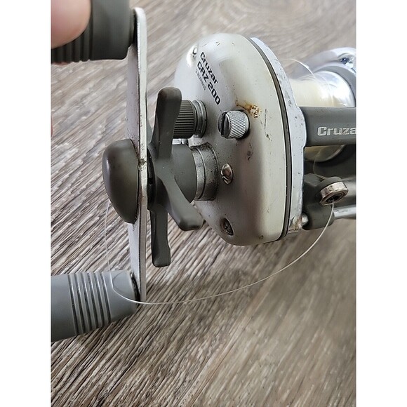 Shimano Cruzar CRZ 200 Fishing Reel 3 Bearing - PARTS OR REPAIR - Picture 10 of 13